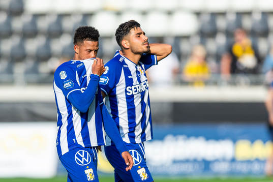 IFK Göteborgs Tobias Sana och Hosam Aiesh deppar