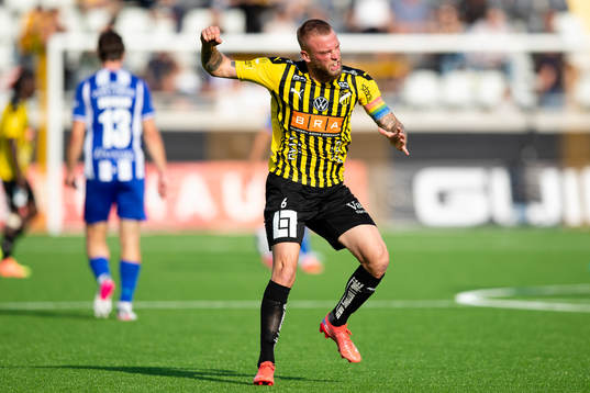 Häckens Alexander Faltsetas jublar