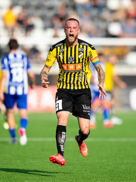 Häckens Alexander Faltsetas jublar