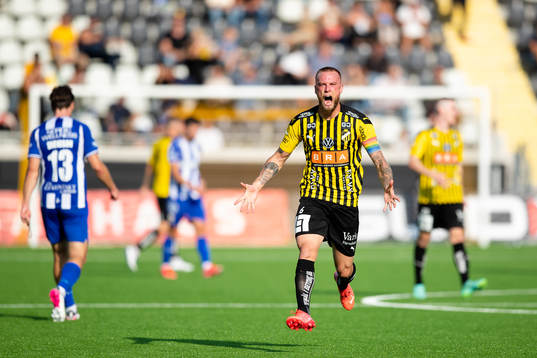 Häckens Alexander Faltsetas jublar