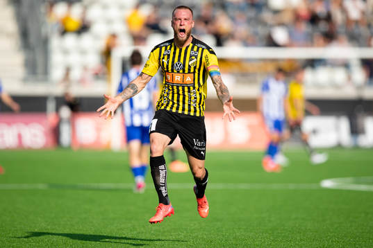 Häckens Alexander Faltsetas jublar