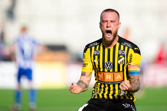 Häckens Alexander Faltsetas jublar