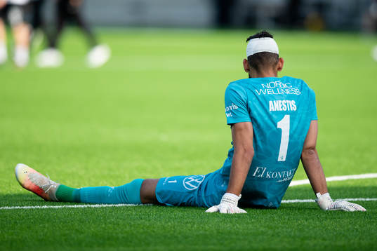 IFK Göteborgs målvakt Giannis Anestis deppar