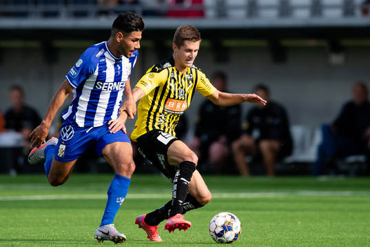 IFK Göteborgs Hosam Aiesh och Häckens Leo Bengtsson