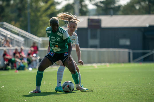 Moröns Lina Pettersson och Mallbackens Ritah Kivumbi