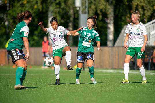 Moröns Carla Portillo  och Mallbackens  Venera Rexhi