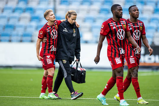Östersunds Henrik Bellman lämnar plan