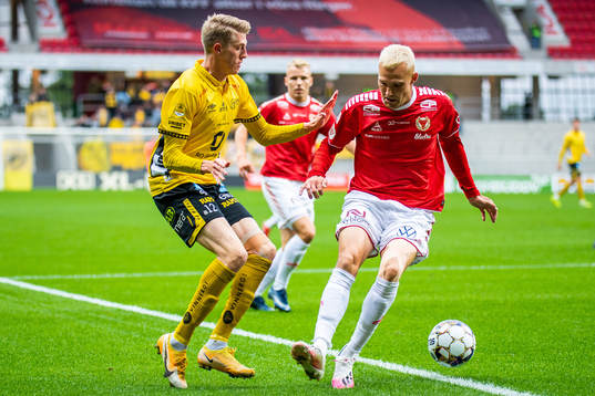 Elfsborgs Alexander Bernhadsson och Kalmars Rasmus Sjöstedt