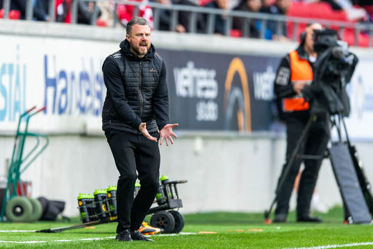 Elfsborgs manager Jimmy Thelin reagerar