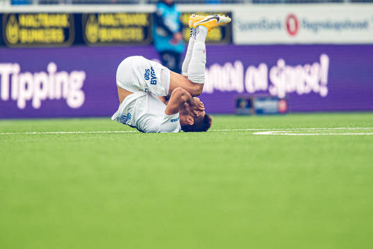 Ohikhuaeme Anthony Omoijuanfo of Molde in pain