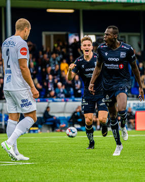 Moses Dramwi Mawa of Kristiansund celebrates