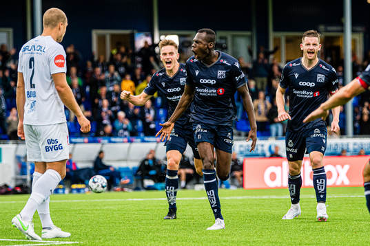 Moses Dramwi Mawa of Kristiansund celebrates