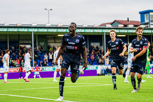 Moses Dramwi Mawa of Kristiansund celebrates