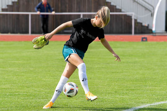 Alingsås Lisa Johansson i specialdesignad t-shirt