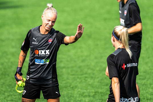 Bläddra bland fler bilder av Football, UEFA Women's Champions League, FC Rosengård, Training