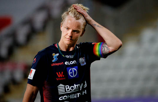 Linköpings Nilla Fischer deppar