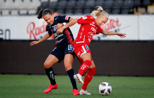 Linköpings Heidi Ellingsen och Örebros Sanna Kullberg
