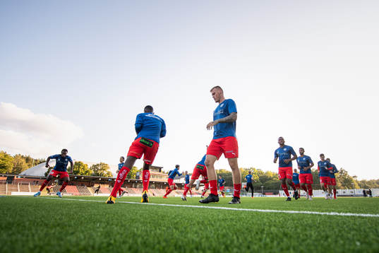 Värnamos spelare värmer upp
