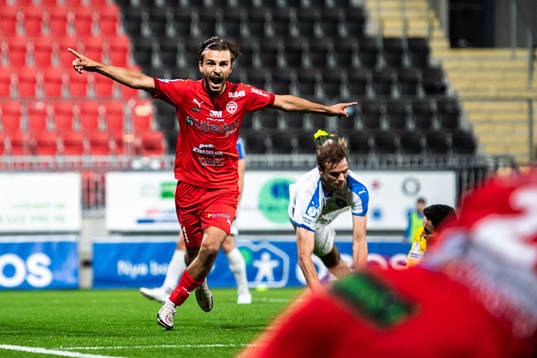 Värnamos Edvin Becirovic jublar