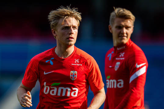 Mats Møller Dæhli and Martin Ødegaard of the Norwegian
