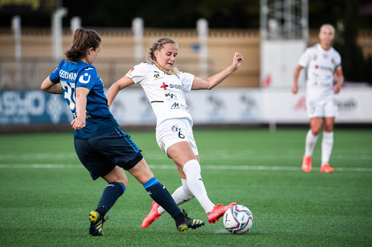 Jana Feldkamp of Hoffenheim and Ria Noora Minerva Öling of