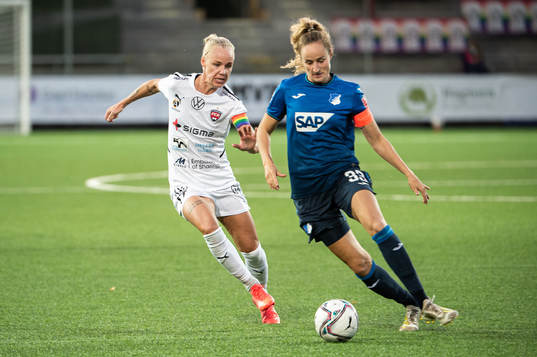 Caroline Seger of Rosengård and Fabienne Dongus of