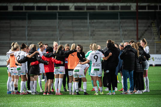 Players of Rosengård look dejected