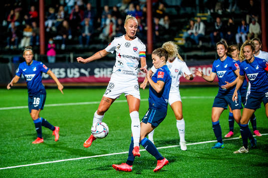 Caroline Seger of Rosengård and Chiara Bühler Luana of