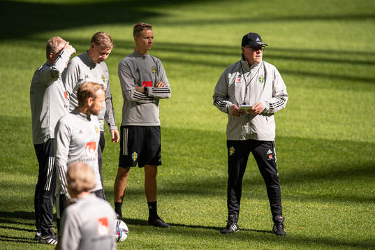 Assistant coach Peter Wettergren, goalkeeper coach Maths