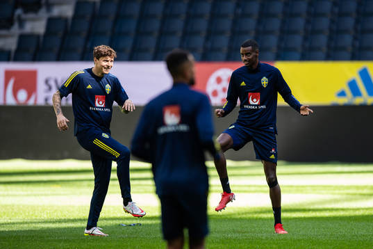 Victor Nilsson Lindelöf and Alexander Isak of the Swedish