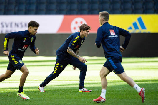 Victor Nilsson Lindelöf of the Swedish national team