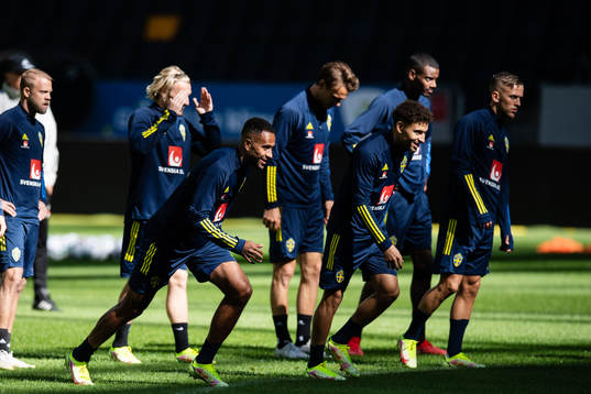Isaac Kiese Thelin and Jordan Larsson  of the Swedish