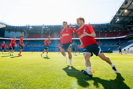 Martin Ødegaard and Mats Møller Dæhli of the Norwegian