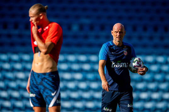 Erling Braut Haaland and Ståle Solbakken, head coach of