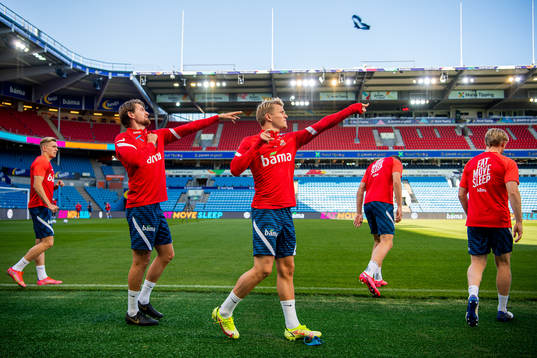 Stefan Strandberg and Martin Ødegaard of the Norwegian
