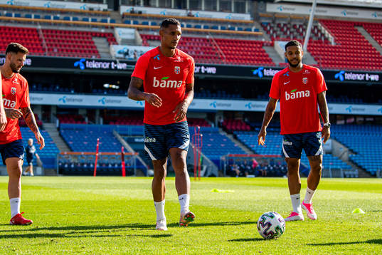 Ruben Gabrielsen and Joshua King of the Norwegian national