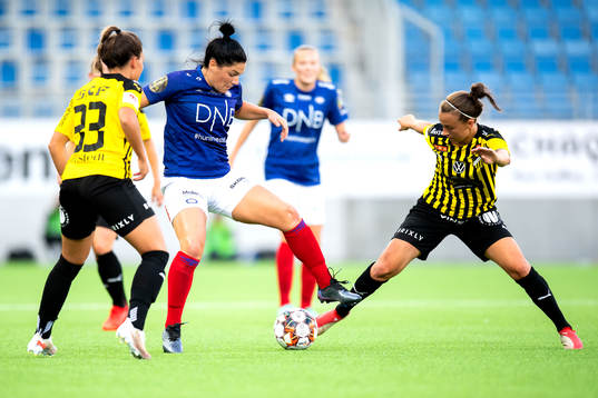 Dejana Stefanovic of Vålerenga and Julia Zigiotti Olme of