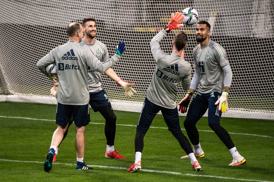Goalkeepers Unai Simon, Robert Sanchez and David de Gea of