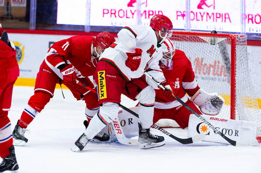 Modos Markus Modigs och Timrås Nolan Zajac och Timrås