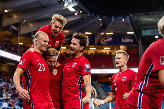 Bläddra bland fler bilder av Football, FIFA World Cup Qualifier, Norway - Netherlands
