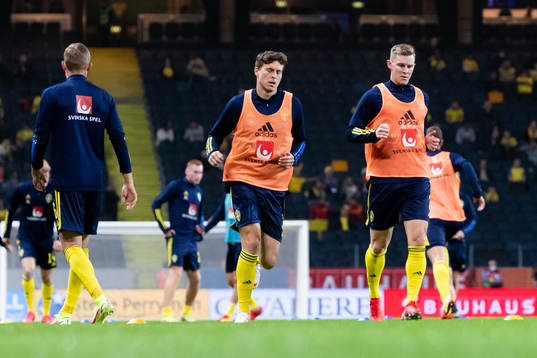 Victor Nilsson Lindelöf and Emil Krafth of Sweden