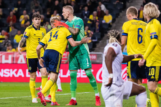 Victor Nilsson Lindelöf, Filip Helander and goalkeeper