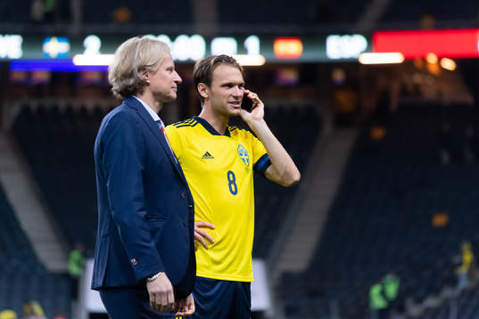 Team manager Stefan Pettersson and Albin Ekdal of Sweden