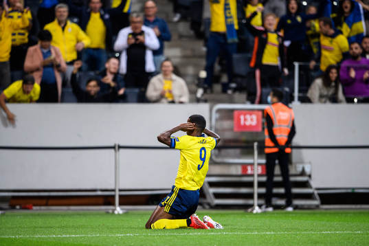 Alexander Isak of Sweden celebrates