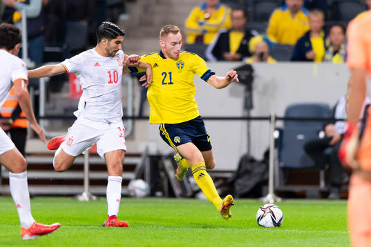 Carlos Soler of Spain and Dejan Kulusevski of Sweden