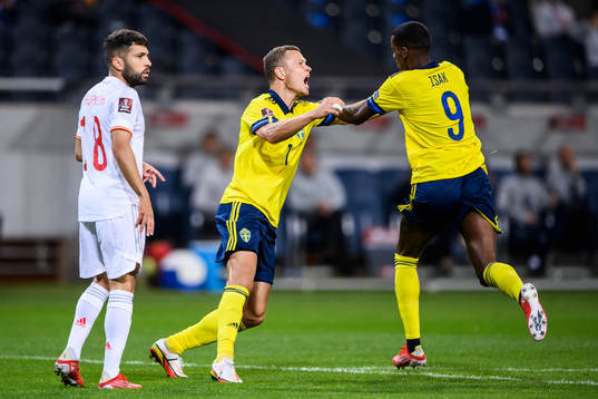 Alexander Isak (r) celebrate with Viktor Claesson of Sweden