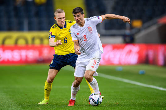 Ludwig Augustinsson of Sweden against Gerard Moreno of Spain
