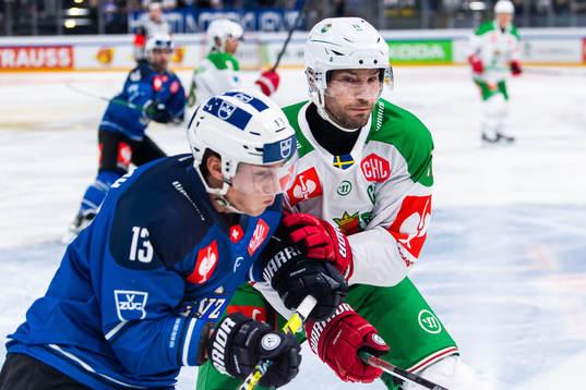 Mattias Sjögren of Rögle and Dario Wüthrich of Zug