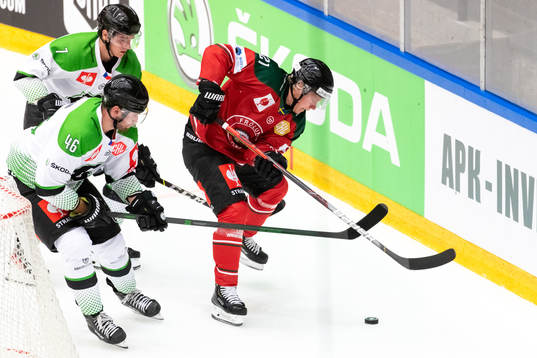 Ondrej Najman of Mlada Boleslav and Karl Henriksson of