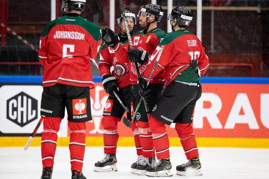 Jan Mursak of Frölunda  celebrates scoring 2-1